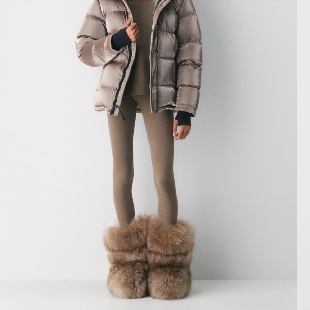 Brand New Aritzia SuperPuff - Liquid Shine | Size: L, Color: Modern Taupe - Picture 7 of 9